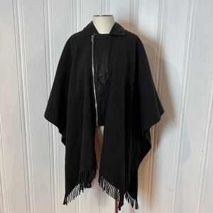NWOT RW&CO Wool Blend Gray Cape Poncho with Faux Leather Trim & Fringe – Size L